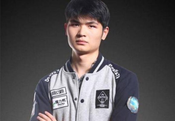 无状态去哪了？2026年前OMG中单余家俊退役后现状与转型全追踪