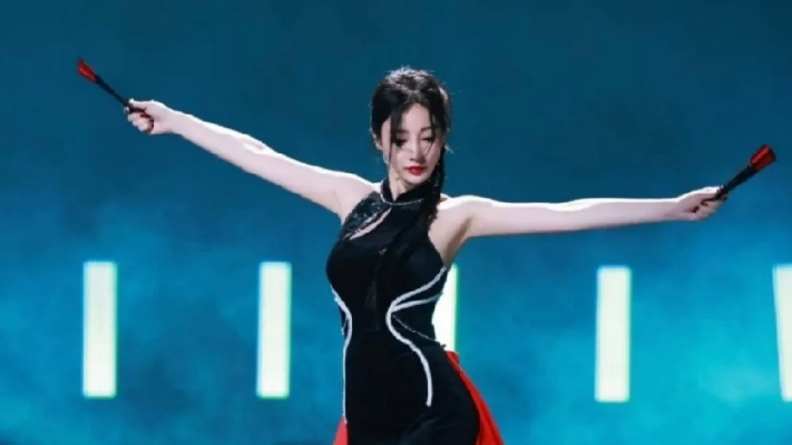 柳岩浪姐COS不知火舞爆火背后，3个隐藏技巧让普通玩家也能复刻神级舞台