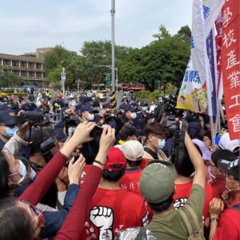 黄金矿工还是梅西？2026新手必看的抓金效率对决与通关秘籍