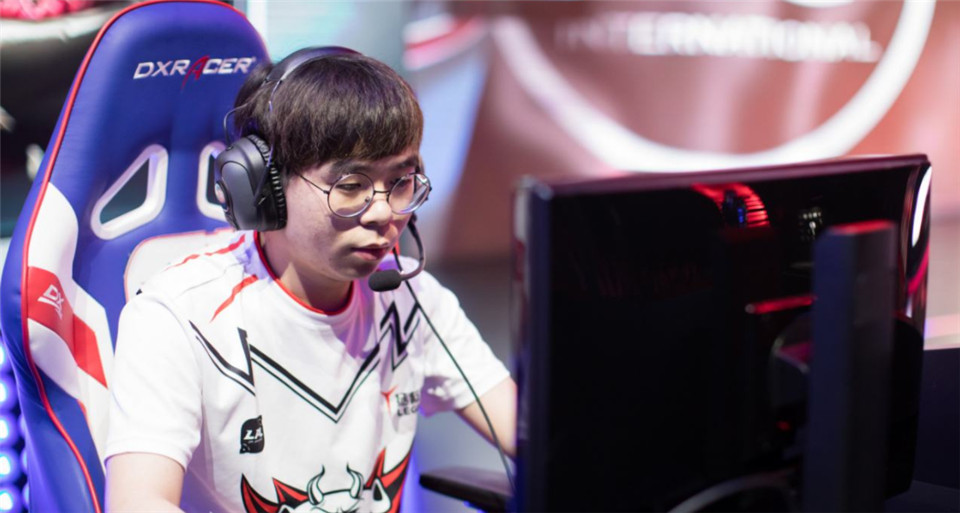 溪子解说LOL，如何用她的动态分析秘籍在赛季末冲刺段位？