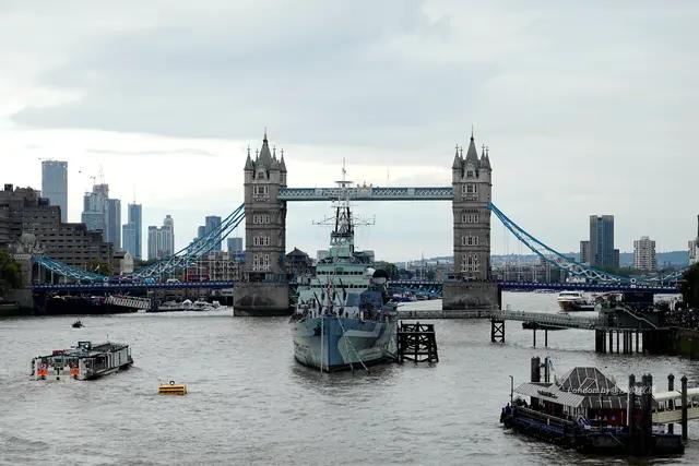 暗黑之门伦敦修改器终极选择，内存修改VS存档修改，哪个更高效安全？