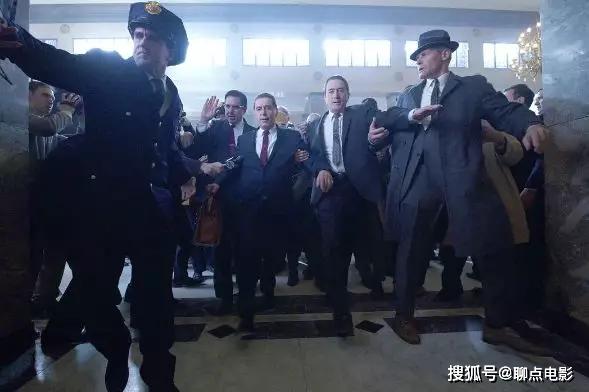 逆袭时间线，如何在365天内从街头马仔蜕变为教父级黑帮掌门？