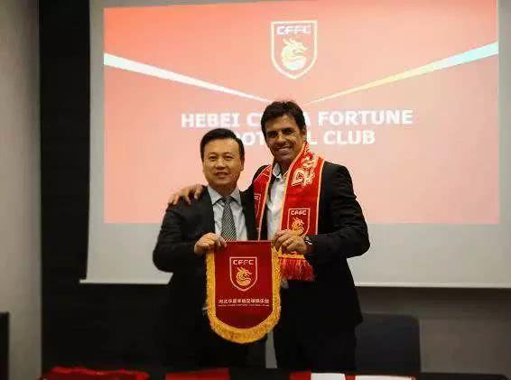 华夏牛总如何日赚千金？高战力角色带人刷图实战攻略