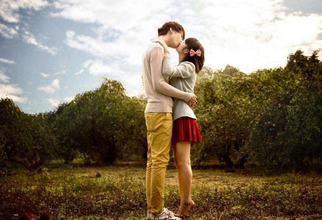 2026年情侣必玩神作Top5实测，哪款能让你们感情瞬间升温？(附异地恋专属方案)