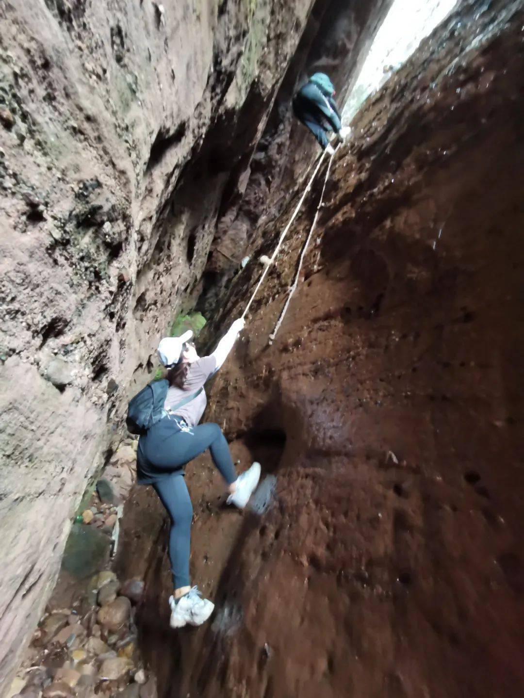 一线天制霸秘籍，如何利用狭窄地形秒杀全场？