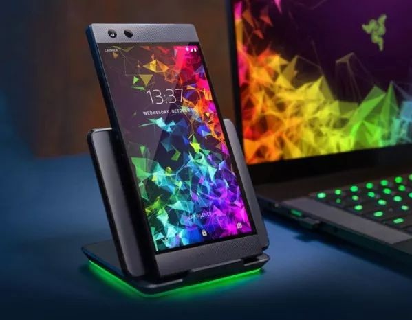 雷蛇加特林显示器真能突破FPS极限？职业选手实测数据揭秘